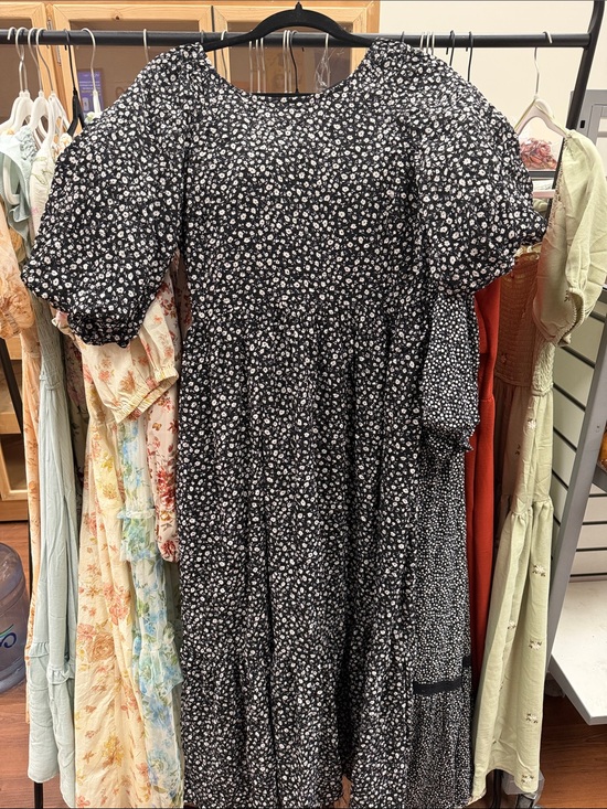 in loom Dresses & Skirts - Black Floral Puff Sleeve Maxi Dress - Timeless Summer Style